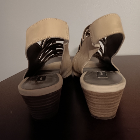 Array Sandals - Picture 6 of 6